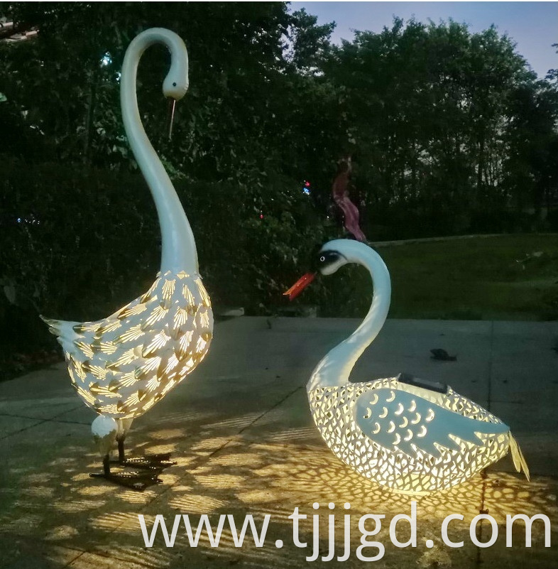 Solar Iron Swan Lamp